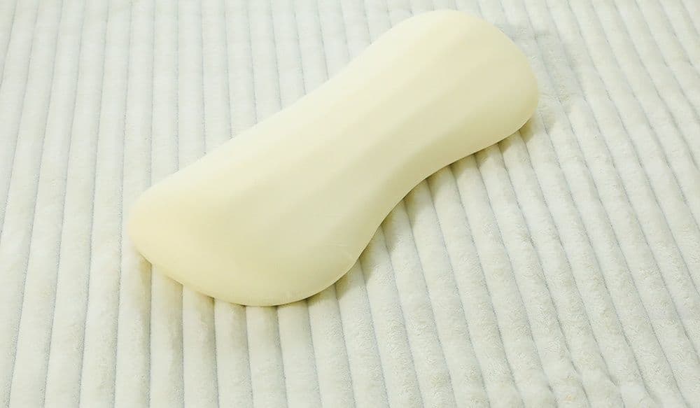 腰痛クッション 床用 花型腰椎サポートクッション